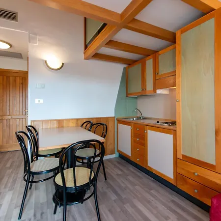 Residenza 公寓式酒店 洛里卡